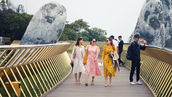 Nhiều điểm đến nổi tiếng tại Đà Nẵng nhộn nhịp mở cửa đón du khách trở lại