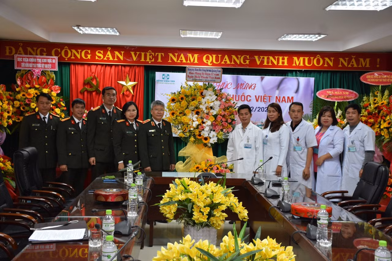 UBND tỉnh Quảng Nam tặng bằng khen cho Bệnh viện 199 – Bộ Công an về thành tích xuất sắc trong phòng, chống dịch COVID-19 -0
