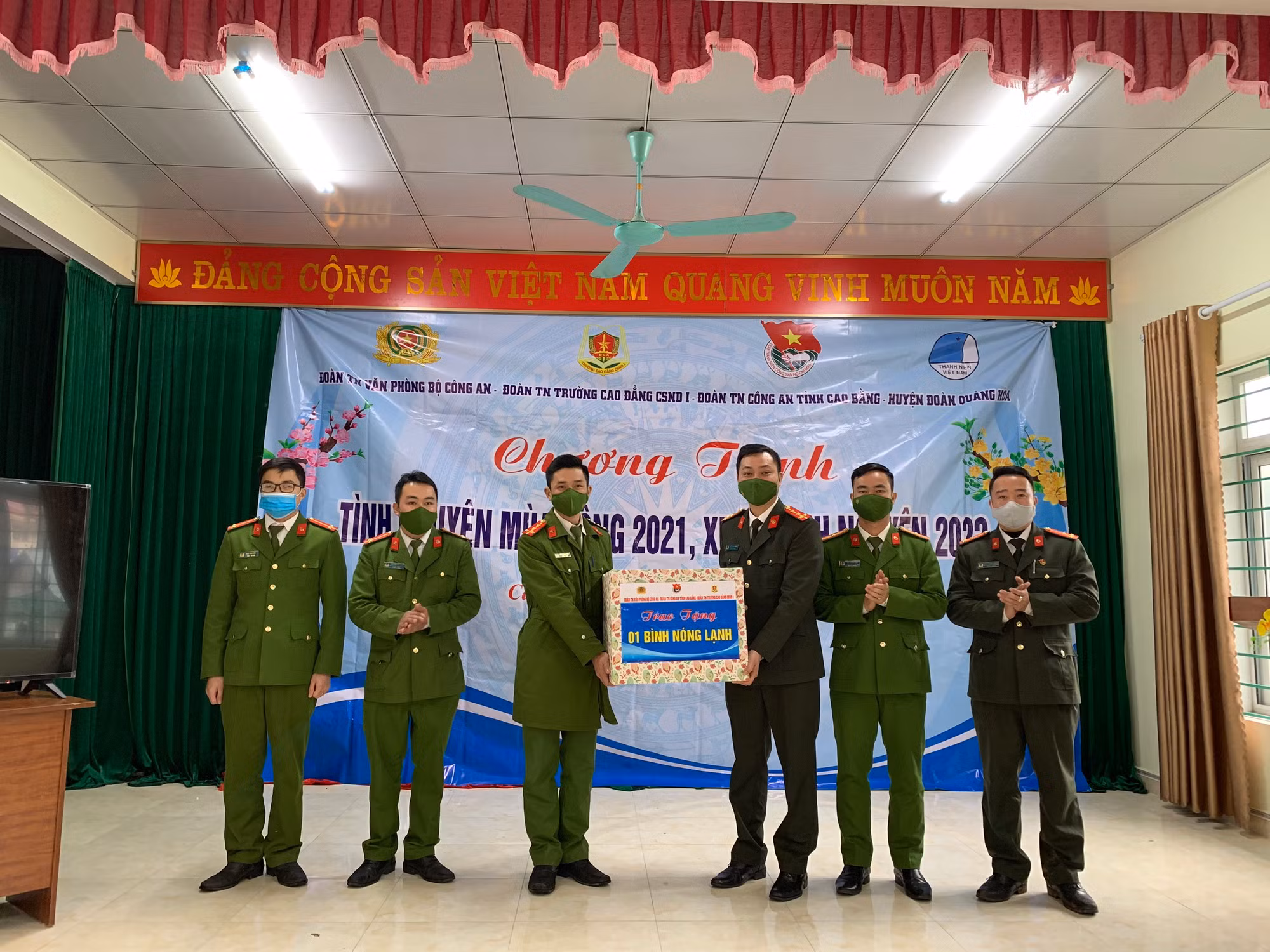 “Ấm áp Xuân tình nguyện trên quê hương cách mạng Cao Bằng” -0