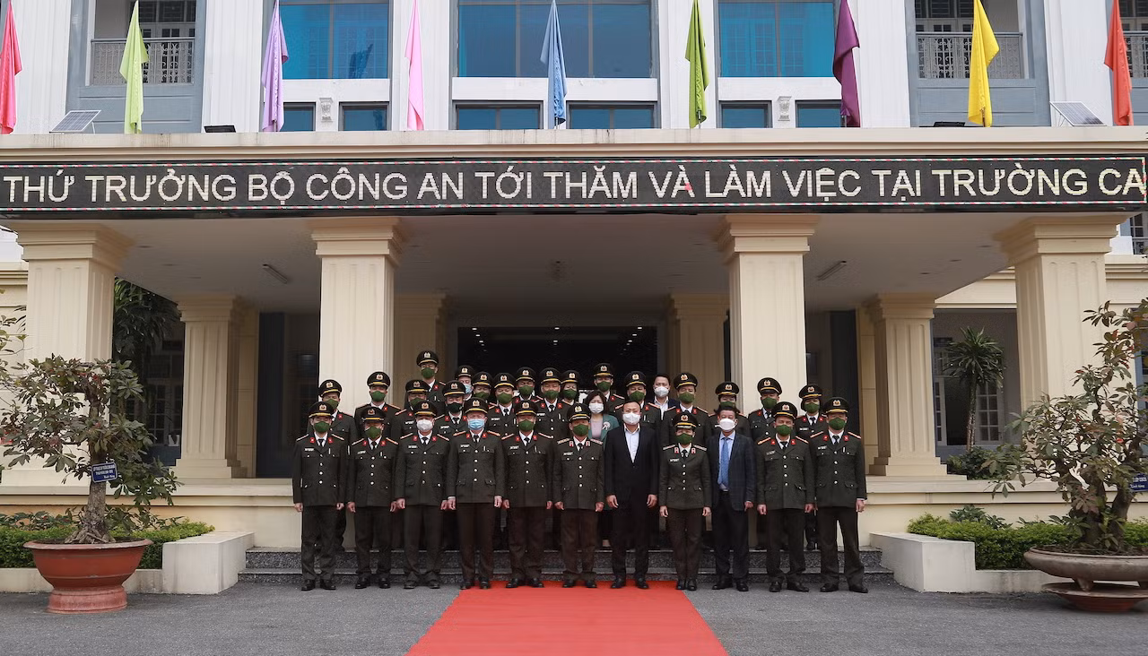 Trường Cao đẳng ANND I phấn đấu chỉ tiêu trồng mới cây xanh năm sau cao hơn năm trước -0