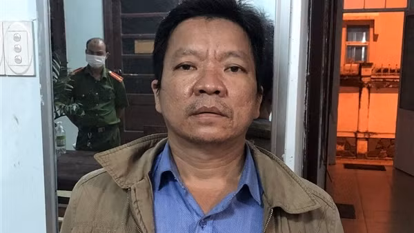 Lực lượng Công an xã vây bắt hai đối tượng đang bị truy nã ảnh 5