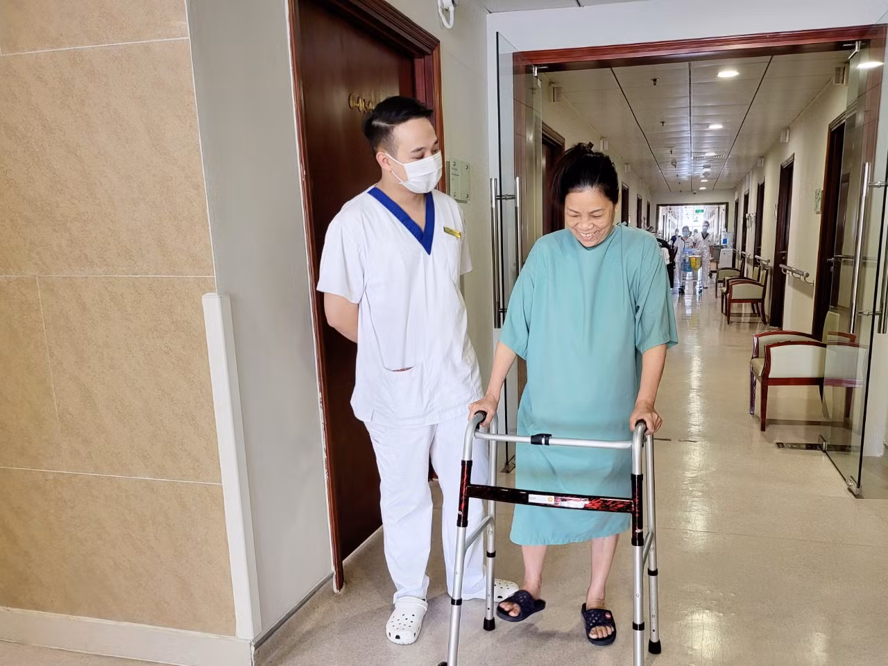 Kỹ thuật “cá thể hóa” thay khớp háng “4 không” -0