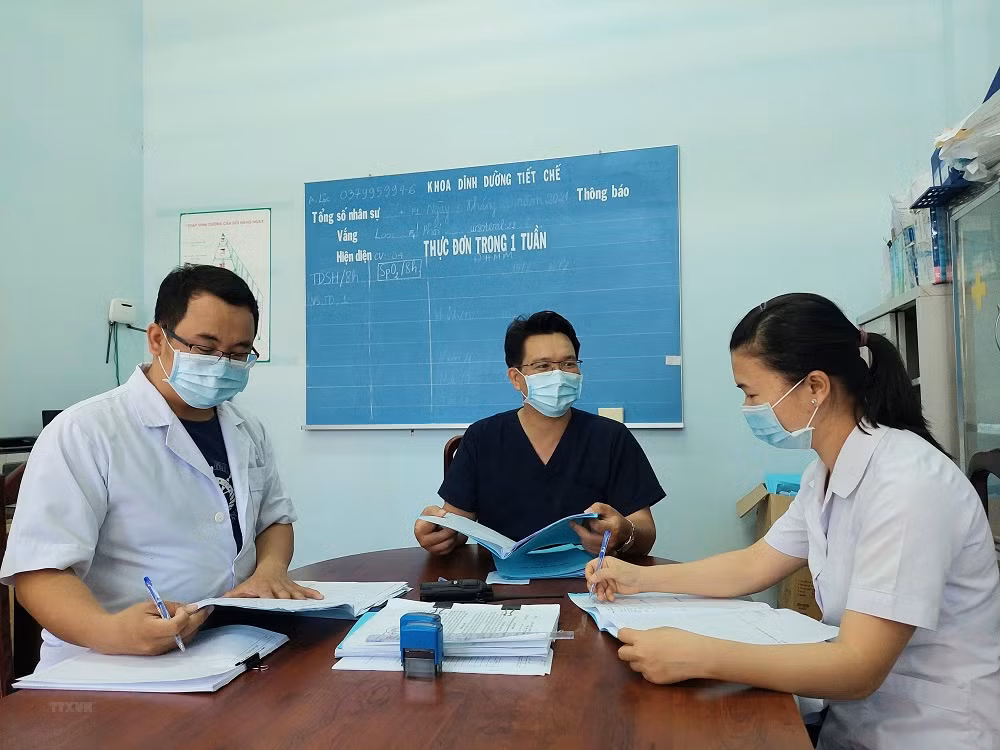 ttxvn_bac_sy_le_kim_binh_2_20.jpg -0