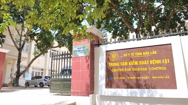 Yêu cầu ngăn chặn giao dịch tín dụng của giám đốc CDC Đắk Lắk