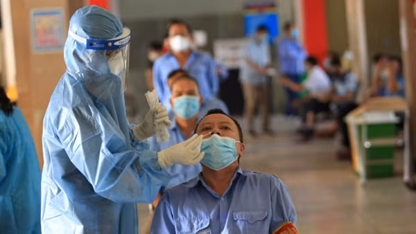Ủy ban Pháp luật của Quốc hội yêu cầu sớm kiểm soát giá mặt hàng chống COVID-19 ảnh 2