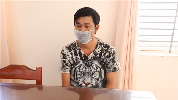 Chém bạn nhậu rồi đến cơ quan Công an đầu thú ảnh 1