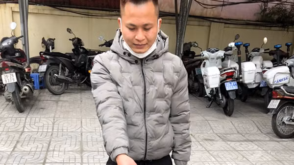 Hoang tin bị cướp để chiếm đoạt chiếc iPhone của người quen