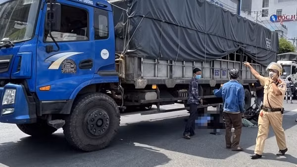 Va chạm với xe tải, người đàn ông đi xe đạp tử vong tại chỗ ảnh 2