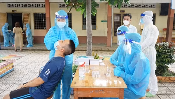 Hà Nội huy động bác sỹ nghỉ hưu, lực lượng tình nguyện tham gia chống dịch ảnh 2