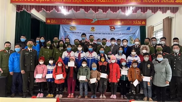Ấm áp Xuân tình nguyện trên quê hương cách mạng Cao Bằng
