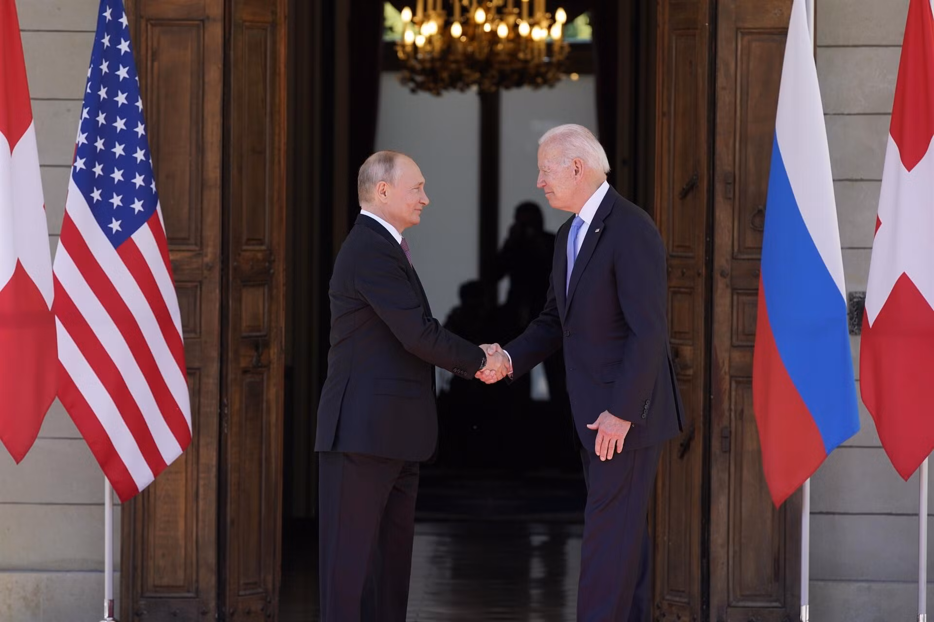 putin biden gap mat.jpg -0