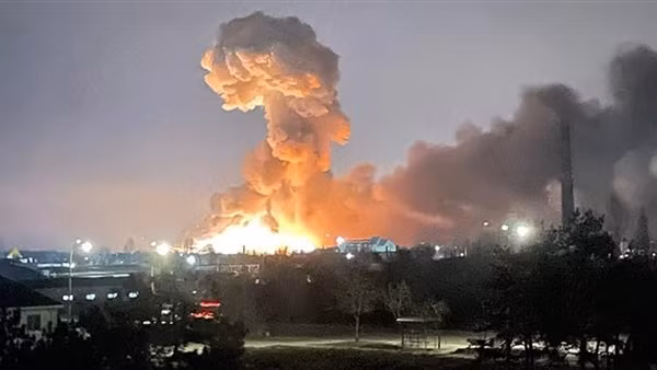 Châu Âu sôi sục sau hành động quân sự của Nga với Ukraine ảnh 5