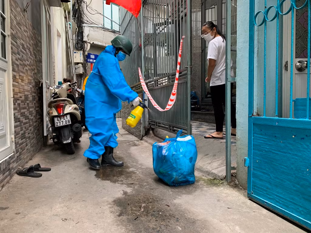 Nguy cơ lây nhiễm COVID-19 do rác thải từ các gia đình có F1, F0 -0