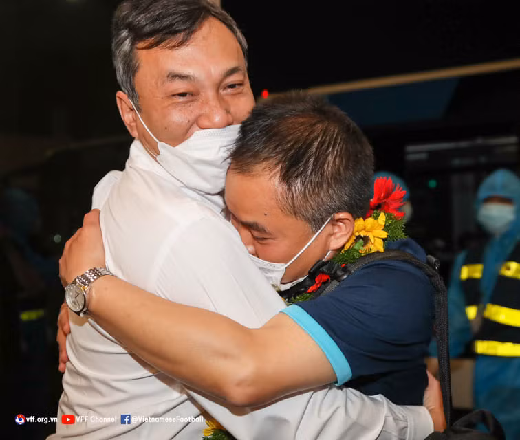 Nhóm đầu tiên của tuyển U23 Việt Nam đã về nước -1