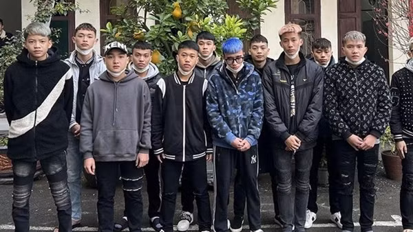 Bắt nhóm đối tượng chặn đường đánh người, cướp xe máy