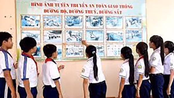 Tuyên truyền pháp luật cho học sinh Trường Trung cấp Văn hóa Nghệ thuật và Du lịch Sơn La ảnh 2
