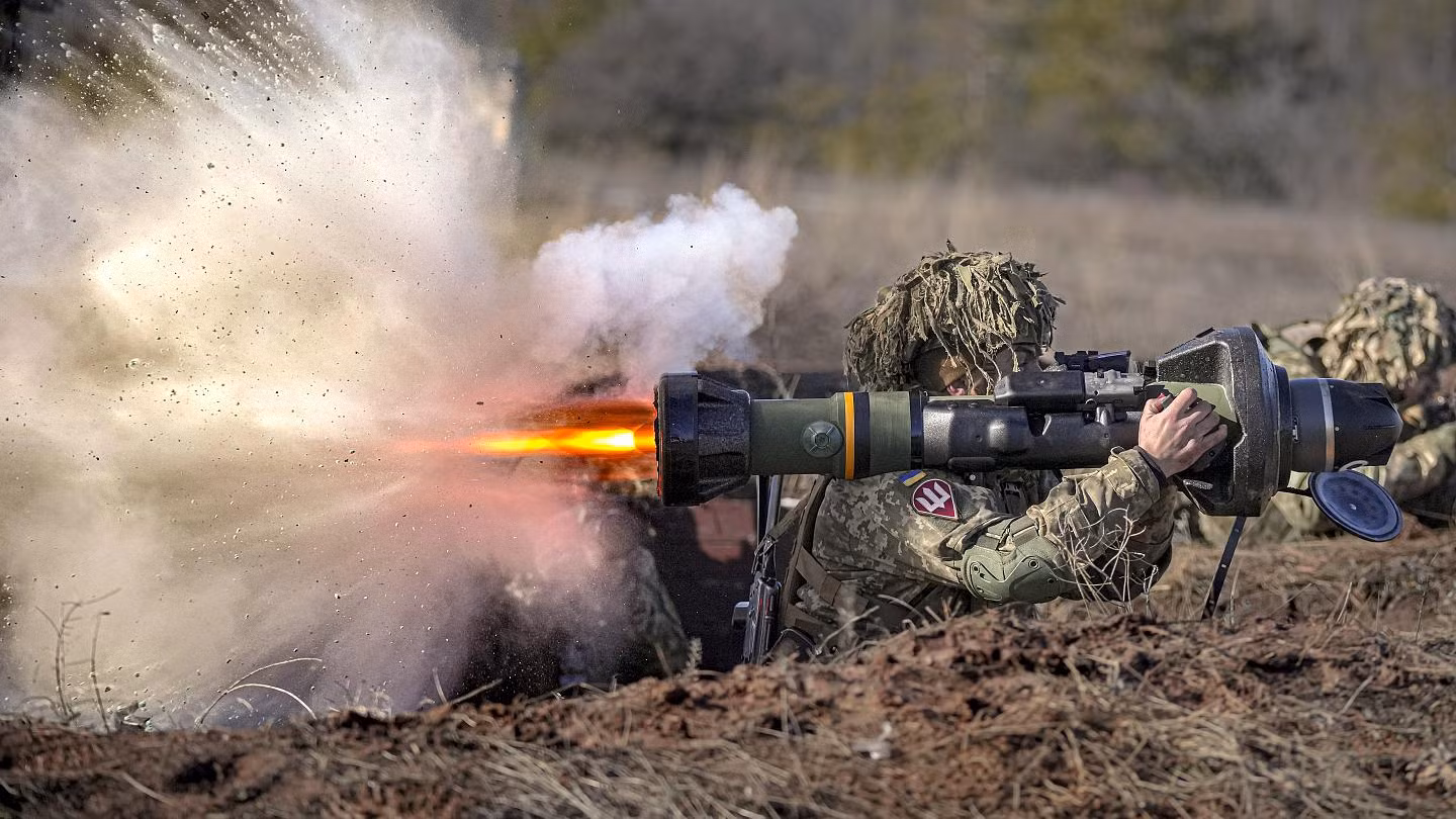 Mỹ, NATO cấp tập 