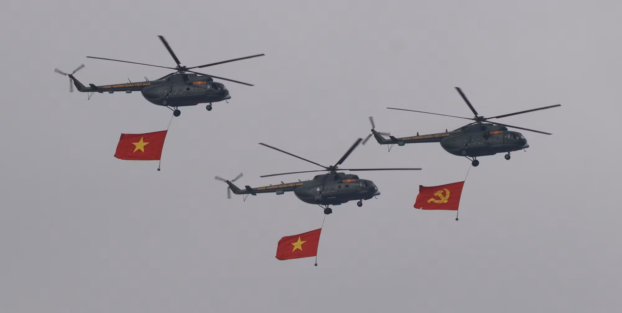 Hợp luyện các khối diễu binh, diễu hành trước Lễ kỷ niệm mừng Ngày non sông thống nhất -0