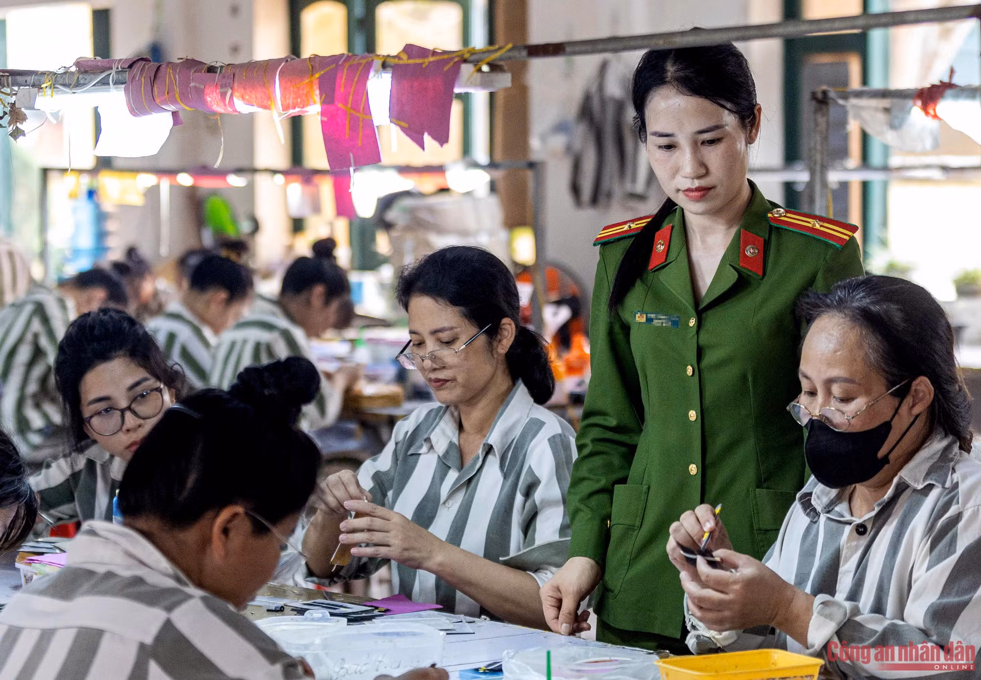 Thấp thỏm mong đến ngày về -4