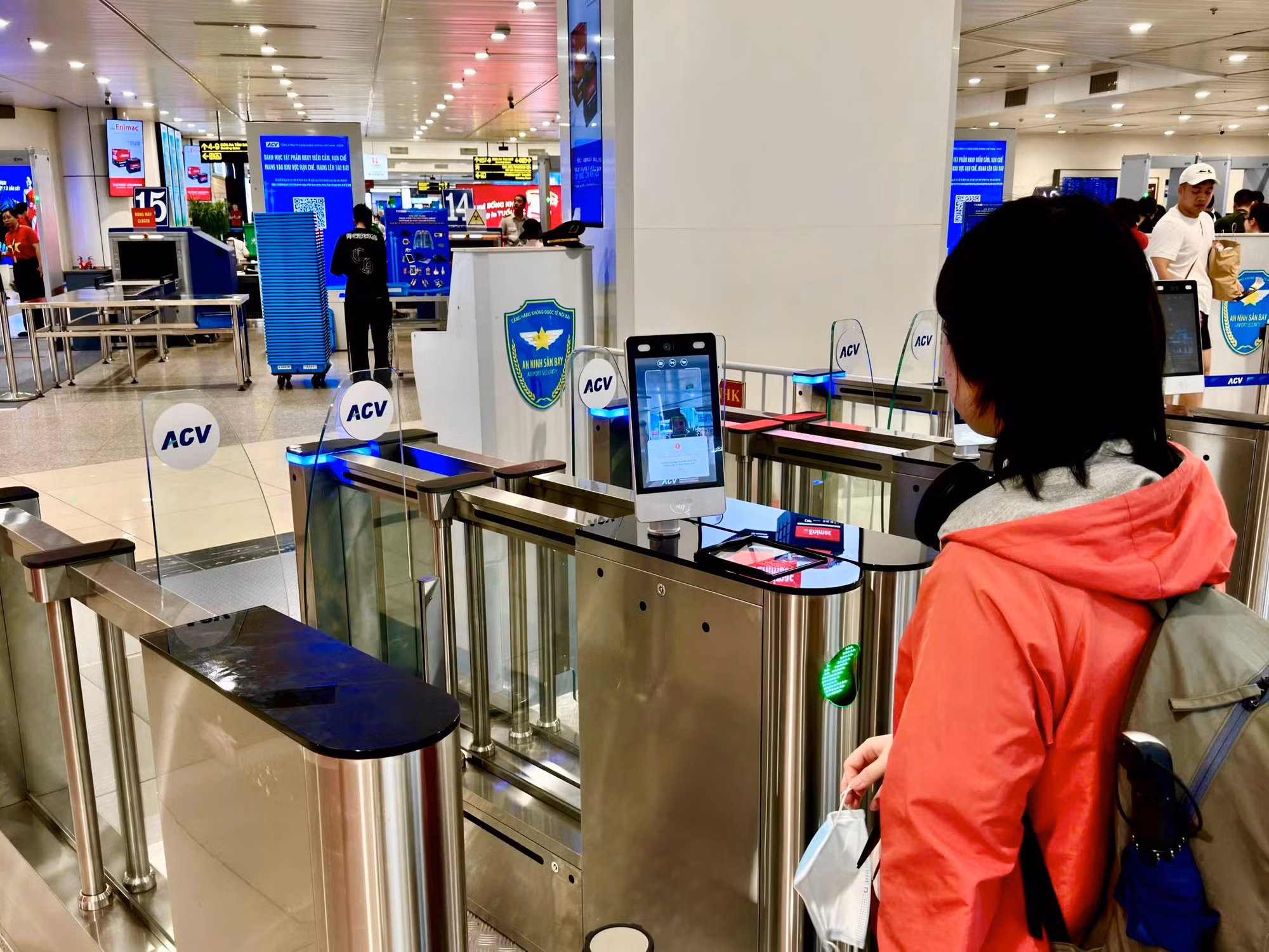 Từ 30/4: Đặt vé bay Vietjet và làm thủ tục dễ dàng bằng sinh trắc học trên ứng dụng VNeID -0
