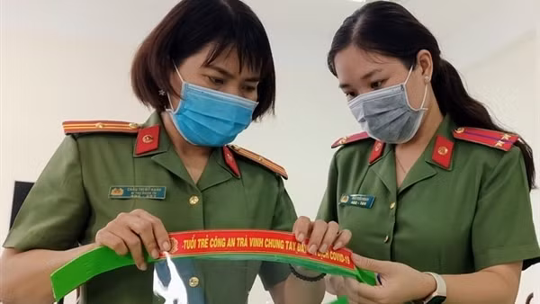 Phụ nữ Công an - bản lĩnh, nghiệp vụ và nhân văn ảnh 3