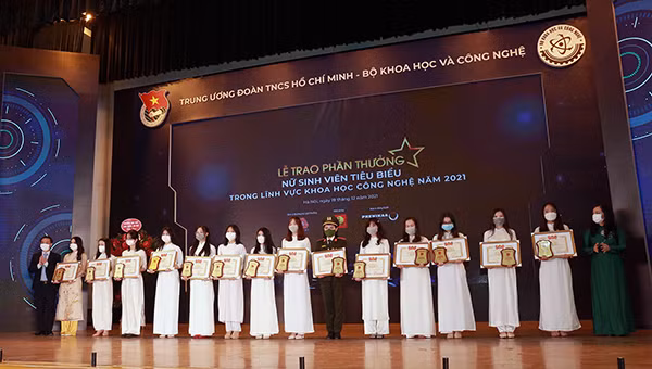 Vinh danh 10 cá nhân nhận giải thưởng khoa học công nghệ Quả cầu vàng -0