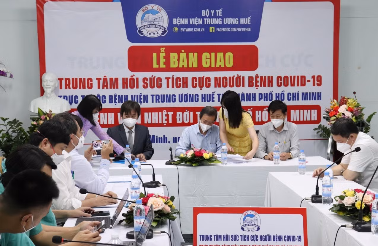 Bệnh viện T.Ư Huế bàn giao Trung tâm hồi sức tích cực người bệnh COVID-19 tại TP. Hồ Chí Minh -0