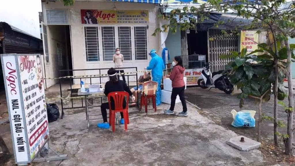 Ca mắc COVID-19 cộng đồng tăng cao, Đà Nẵng thiết lập trạm y tế lưu động tại 56/56 xã, phường -0