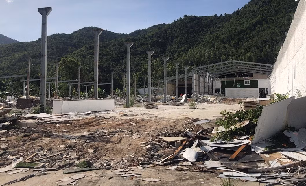Dọn sạch 7 công trình xây “lụi” bên đại lộ Nguyễn Tất Thành, TP Nha Trang -0