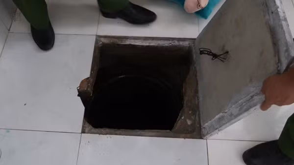 Đào hầm trong phòng ngủ để trốn truy nã