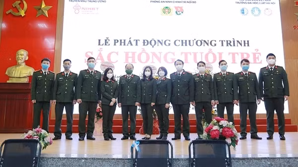 Công an Thủ đô thực hiện 6 điều Bác Hồ dạy