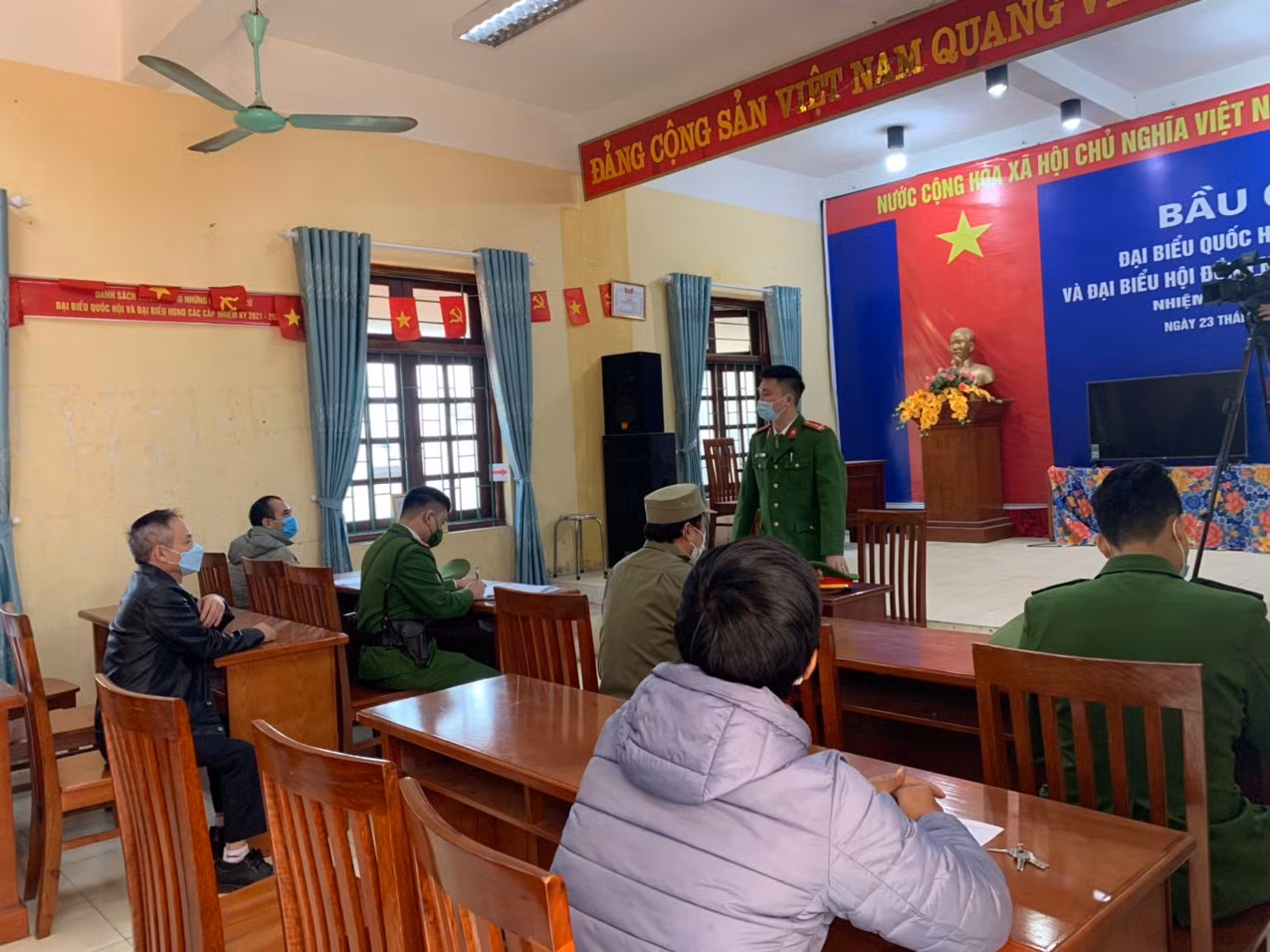 Những người vác tù và hàng tổng -0