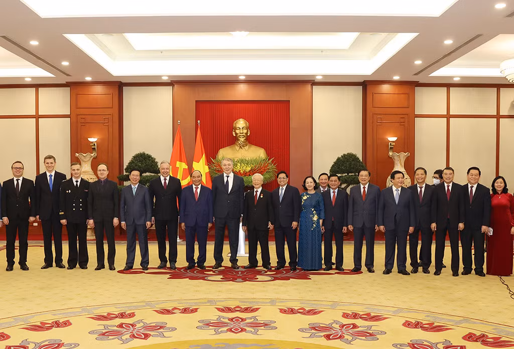 vna_potal_le_trao_tang_dong_chi_nguyen_phu_trong_tong_bi_thu_ban_chap_hanh_trung_uong_dang_cong_san_viet_nam_giai_thuong_le-nin_5821727.jpg -0
