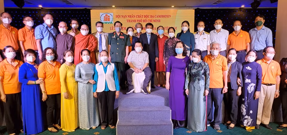 Vinh danh các tấm lòng vàng giúp đỡ nạn nhân chất độc da cam -0