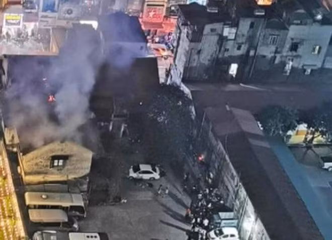Điều tra nguyên nhân người đàn ông tử vong trong đám cháy -0