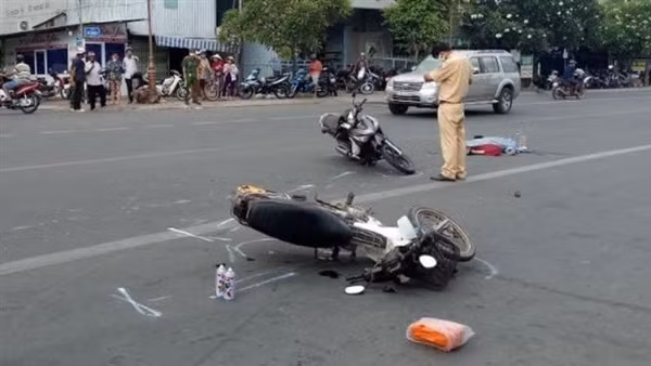 Tìm người biết vụ tai nạn làm 3 người thương vong ở Hà Nội ảnh 2