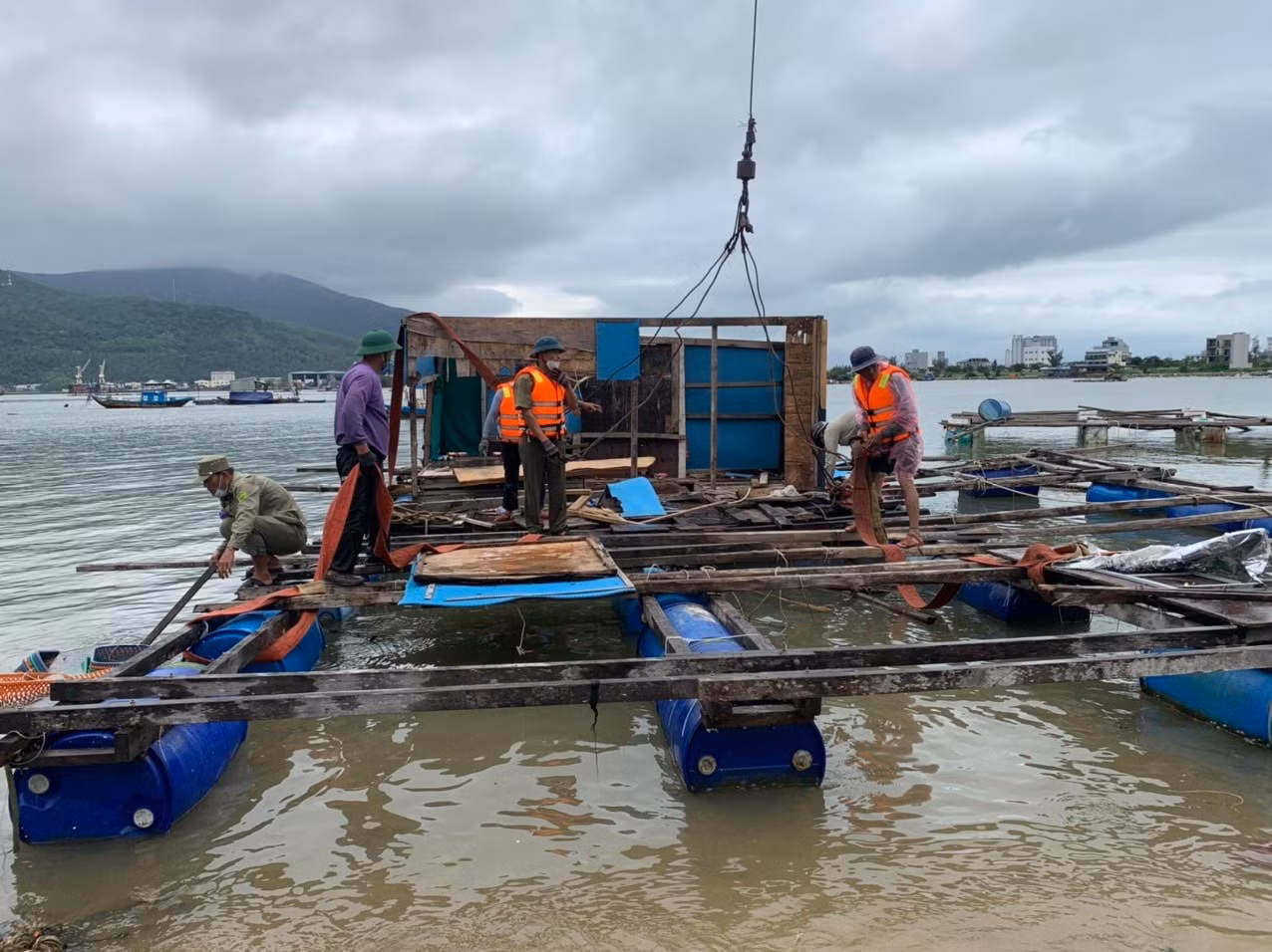 Đà Nẵng tiếp tục chấm dứt nuôi thủy sản tự phát gây ô nhiễm trên các sông -0