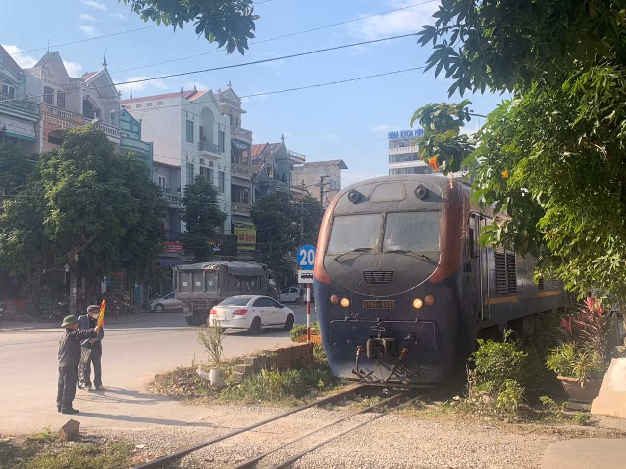 Người gác tàu thầm lặng -0
