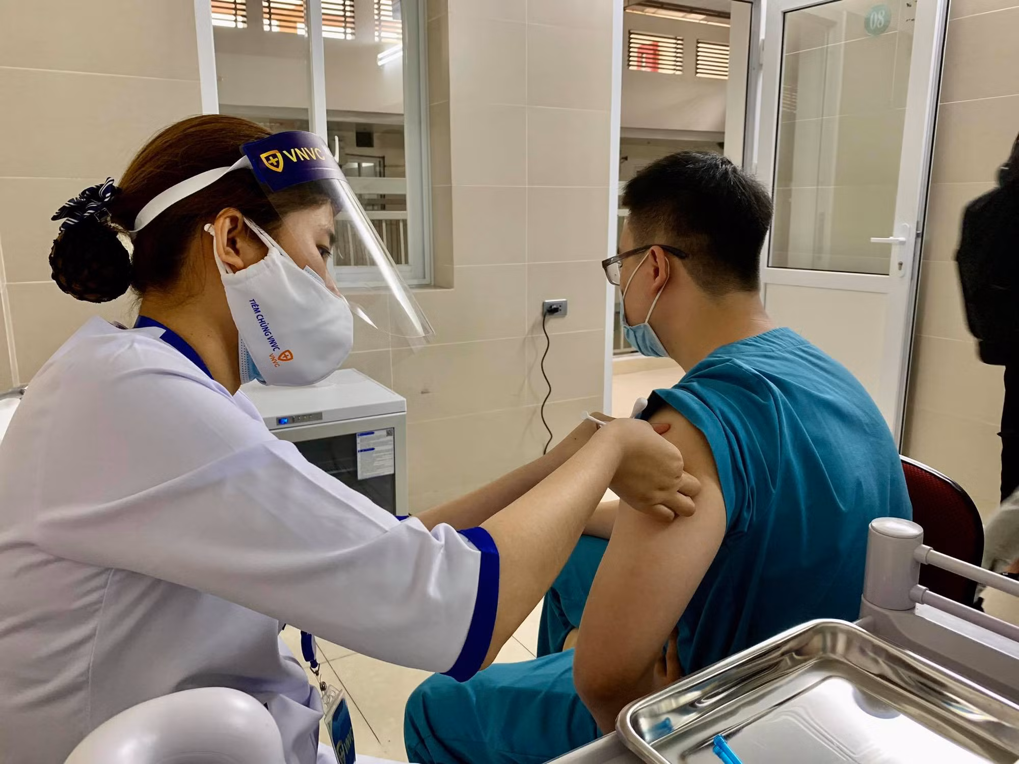 Có thể phối hợp tiêm mũi 2 vaccine&nbsp;Moderna cho người đã tiêm mũi 1 vaccine&nbsp;Pfizer hoặc Astrazeneca -0