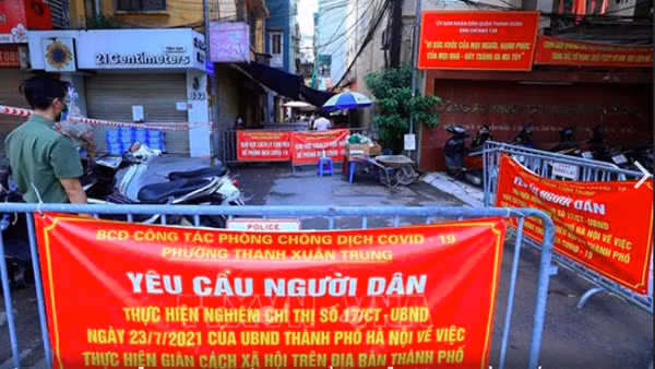 Những bác sỹ Công an trong tổ tư vấn, điều trị F0 tại nhà ảnh 4