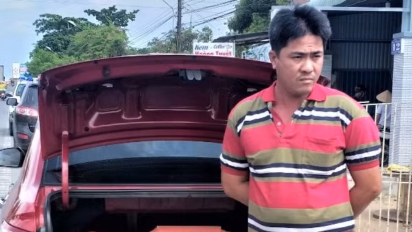 Bắt giữ hơn 22.000 bao thuốc không hóa đơn chứng từ ảnh 3