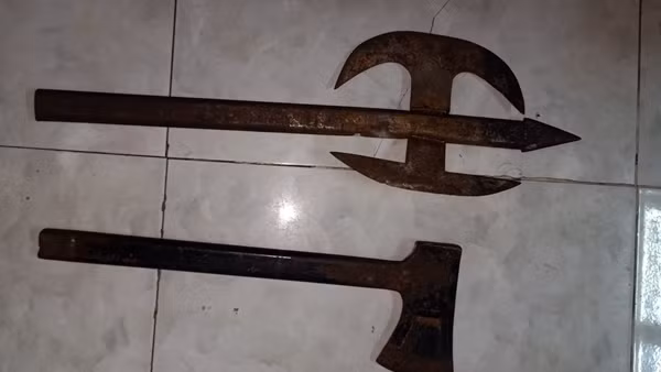 Bắt nhóm côn đồ chém người trong quán cà phê ảnh 2