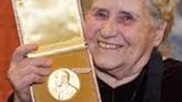 Người phụ nữ da màu đầu tiên được trao giải Nobel hòa bình ảnh 2