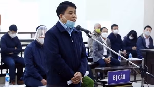 Ông Nguyễn Đức Chung lại hầu toà trong vụ can thiệp trúng thầu ảnh 3