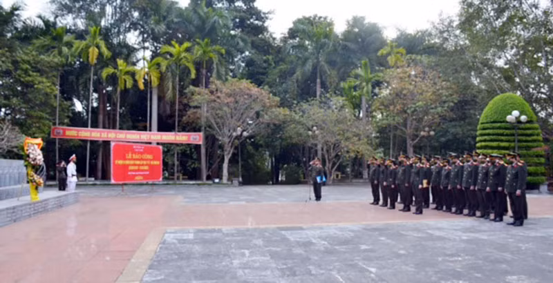 Cục Y tế về nguồn, tặng quà tri ân tại Tuyên Quang -0