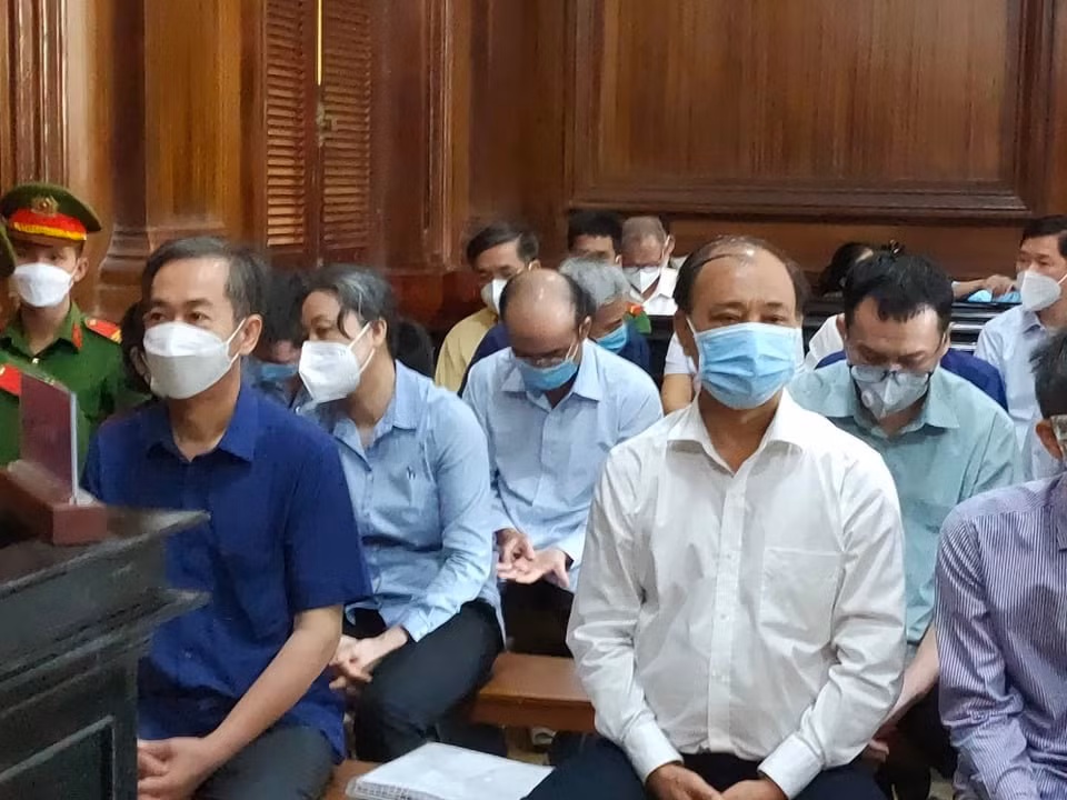 Cựu Phó chủ tịch UBND TP Hồ Chí Minh xin khoan hồng cho các đồng phạm -0