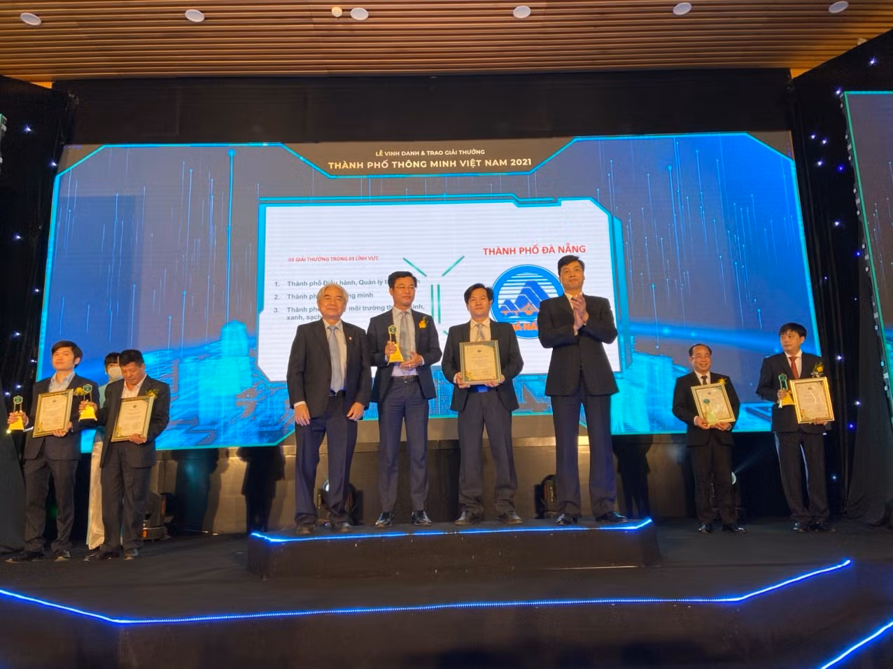 Đà Nẵng được vinh danh Thành phố thông minh Việt Nam 2021 -1