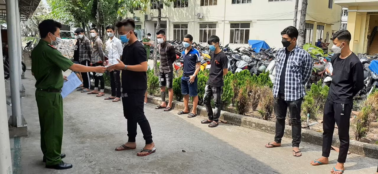 triển khai quyết định xử phạt vi phạm hành chính cho các đối tượng. ảnh trọng tín.jpg -0