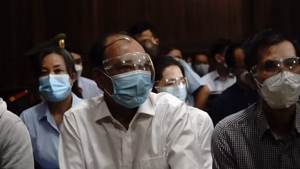Giảm án cho cựu Phó Chủ tịch UBND TP Hồ Chí Minh và các đồng phạm ảnh 4