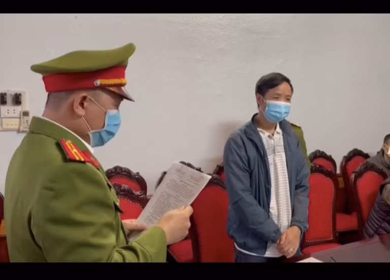 Khởi tố Giám đốc thư viện tỉnh Hòa Bình -0